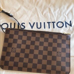 Louis Vuitton Damier Ebene Neverfull Pochette